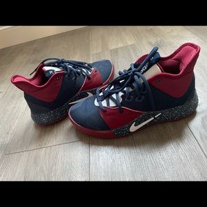 Paul George 3 size 6.5 in men’s or women’s 8.5.